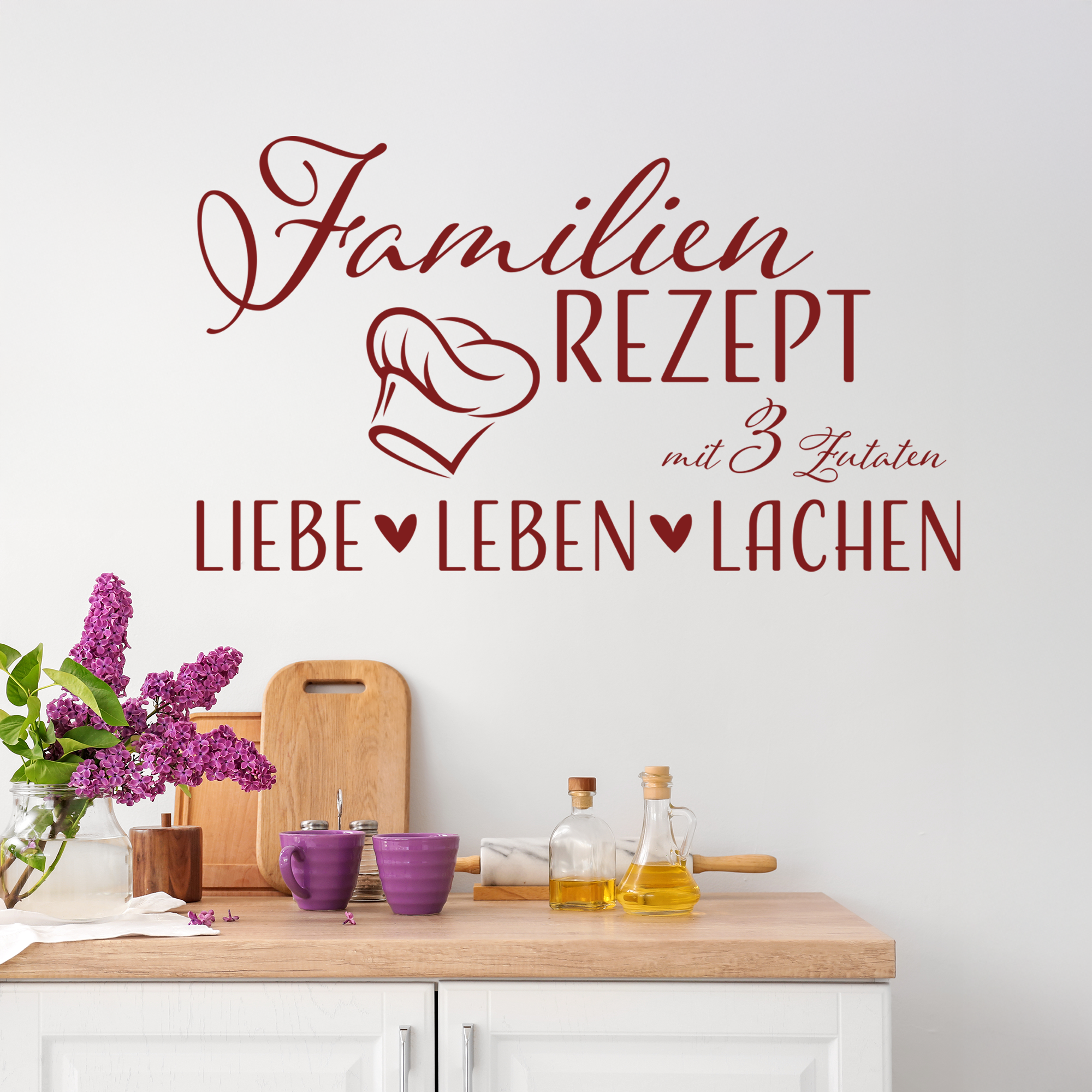 Wandtattoo in Rot: "Familienrezept mit Liebe, Leben, Lachen".