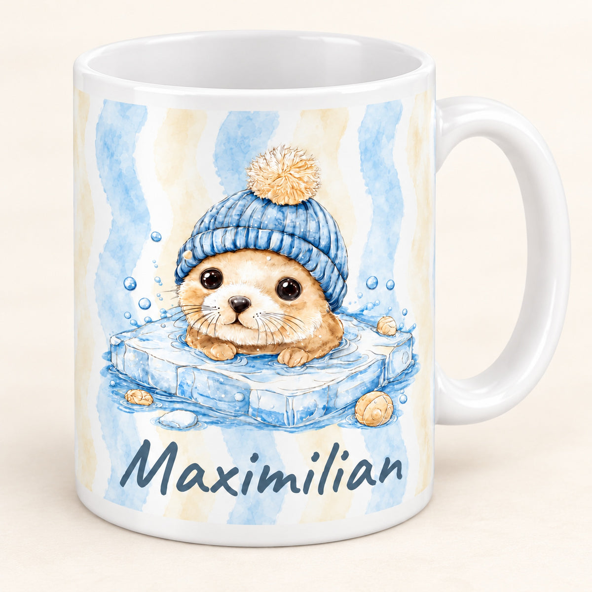 Tasse Robbe mit Wunschname Maximilian – three-quarter